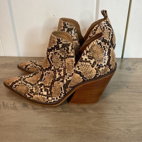 Steve Madden | Women's brown & cream Leather Python Print Ankle Boots - 10 - Picture 5 of 9